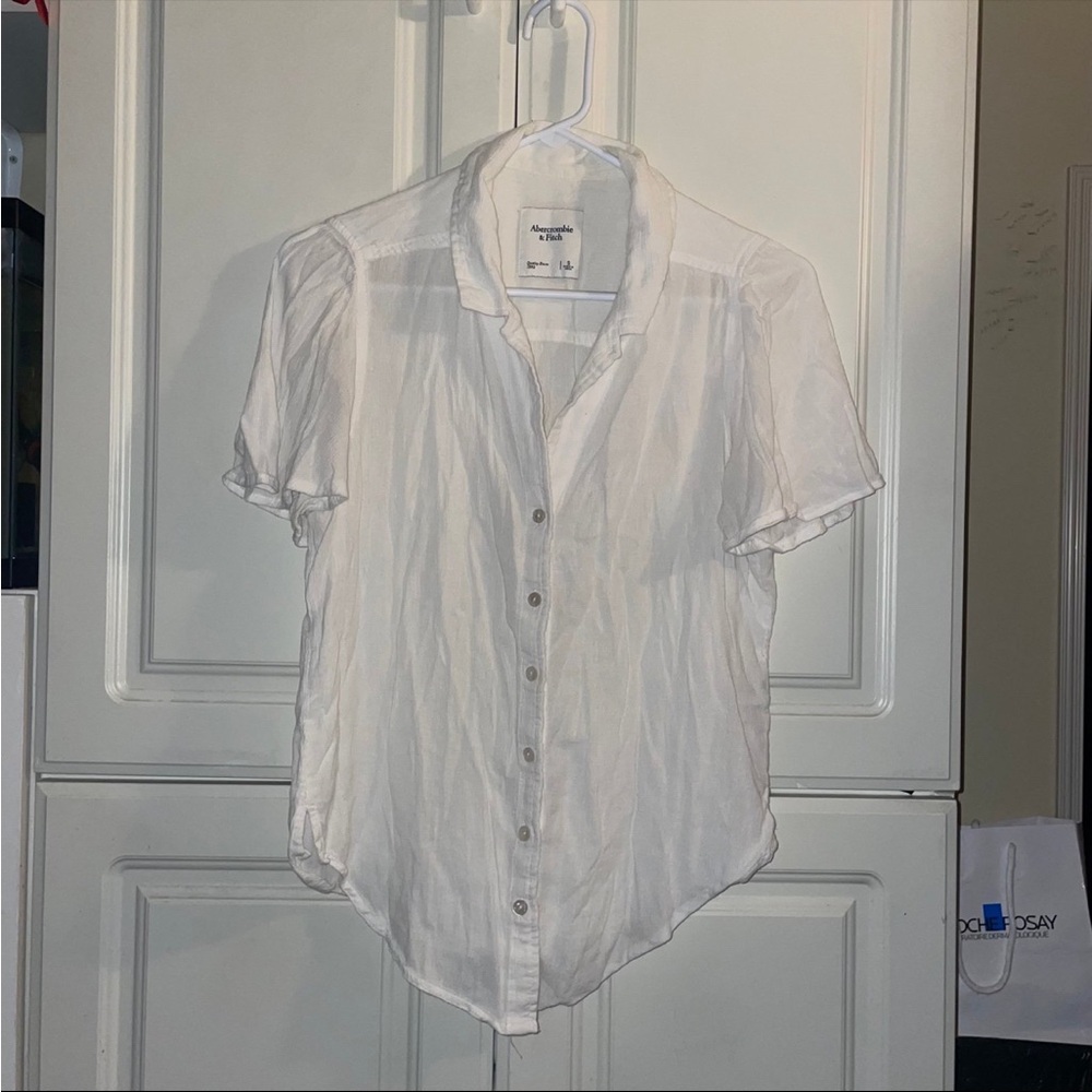 abercombie and fitch white short sleeve button up blouse
